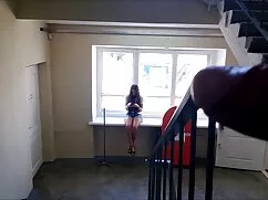 Una linda chica vien ...