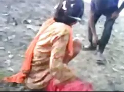 Una chica negra se s ...