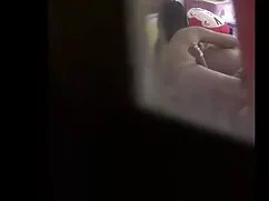 La chica tiene una c ...